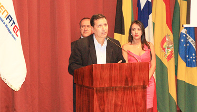 Ministro Jaime Guerrero participa en evento “Desafíos 2013”