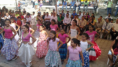 Ministro de Telecomunicaciones inauguró moderno Infocentro en Charapotó