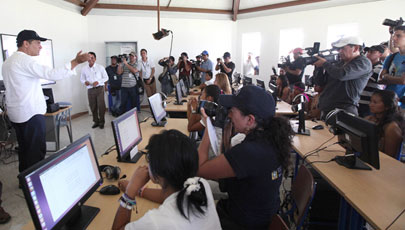 Estudiantes de la Unidad Educativa del Milenio Víctor Dávalos cuentan con tecnología de punta