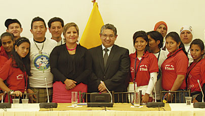 Viceministro Quiroga socializó Programa Infocentros con Jóvenes del país