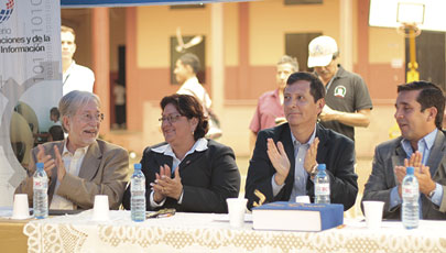 Unidad Educativa Fiscal “Vicente Rocafuerte”, en Guayaquil, ya cuenta con Conectividad interna y zona WI-FI