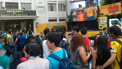Miles de ciudadanos disfrutaron del encuentro deportivo entre la Selección de fútbol de Ecuador y el seleccionado de Honduras, mediante la adopción del estándar de televisión digital ISDB-T Internacional