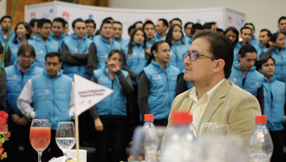 Felicitación a 75 jóvenes talentos ecuatorianos de la CNT EP, quienes se beneficiaron con el “Programa Generación del Conocimiento-Jóvenes profesionales pasaporte al futuro“