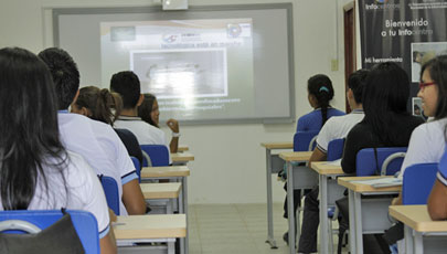 Visitas a Infocentros Comunitarios superan los tres millones