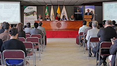 Libro "Ecuador y las Comunicaciones: una Historia Compartida", de autoría del Ing. Carlos Usbeck