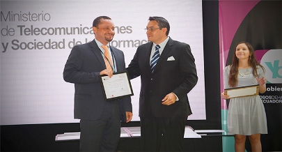 Ministro de Telecomunicaciones y de la Sociedad de la Información, Ing. Augusto Espín Tobar, recibió un reconocimiento para el Ministerio de Telecomunicaciones y de la Sociedad de la Información, por ocupar el segundo lugar en la “Primera Encuesta de Clima y Cultura Organizacional”