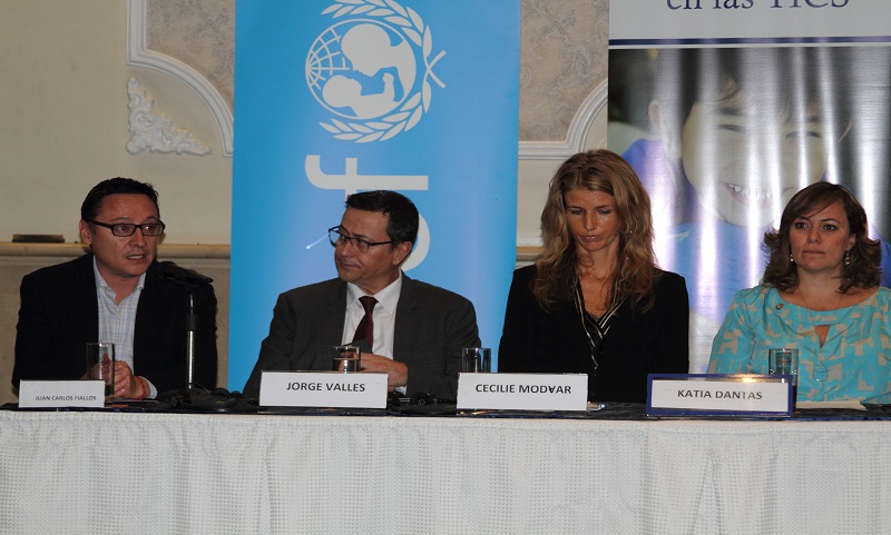 Encuentro “Unidos por una Infancia Protegida en las TIC: Combatiendo el Abuso Sexual Infantil Online”.