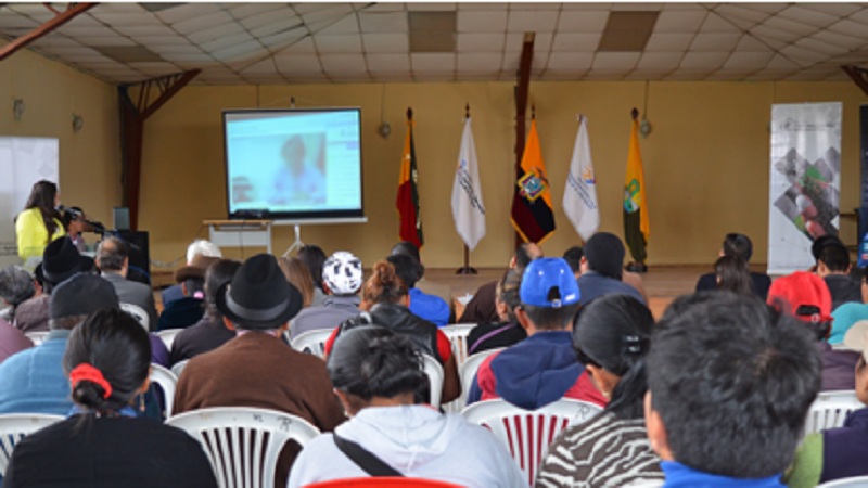 Infocentro Temático en Alóag.
