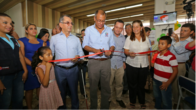 Vicepresidente Glas inaugura 26 Infocentros y 3 Megainfocentros en Manabí.