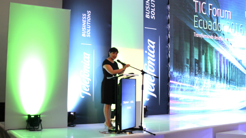 Viceministra de TIC, Ing. Alexándra Álava expone sobre trabajo del MINTEL en este campo.