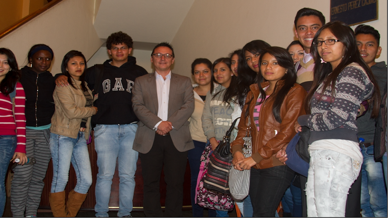 Ing. Juan Carlos Fiallos (centro)