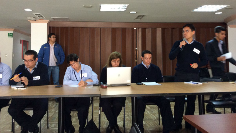 Funcionarios del Mintel manifiestan sus ideas durante la capacitación.