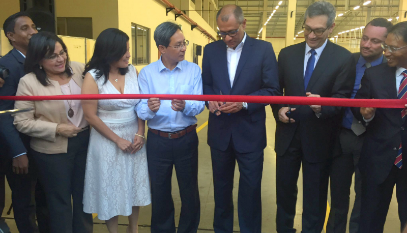 El Vicepresidente Jorge Glas inaugura la primera fábrica de fibra óptica del país.