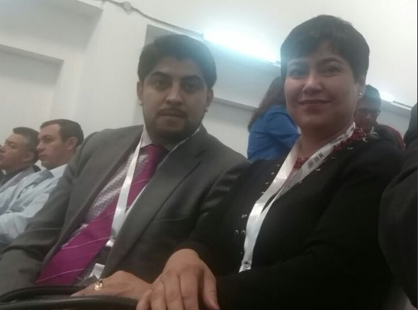 La Ministra de Telecomunicaciones y de la Sociedad de la Información, Ing. Alexándra Álava, junto al Viceministro de TIC, Ing. Adrián Ibarra, durante el Side event de Sectores Estratégicos.