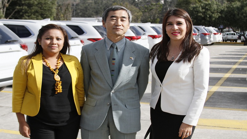 Representantes del MINTEL junto al embajador de Japón en Ecuador, Hitoshi Noda.