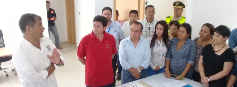 Presidente de la República, Econ. Rafael Correa Delgado, en compañía de la Ministra de Telecomunicaciones y de la Sociedad de la Información, Ing. Alexandra Álava