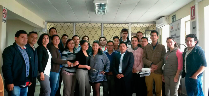 Ciudadanos y funcionarios del MINTEL