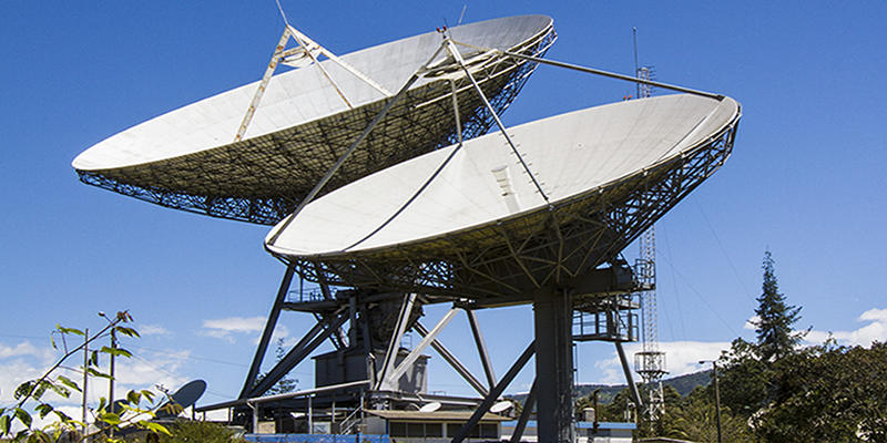 El MINTEL coordina acciones para identificar las barreras que se puedan presentar para el despliegue de las redes de telecomunicaciones en el país