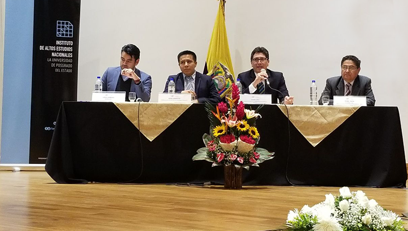 El Subsecretario de Gobierno Electrónico, Mgs. Javier Jara, durante su participación en el Panel “La Sociedad de la Información y el Gobierno Electrónico”