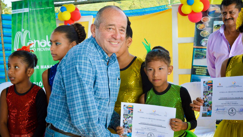 Entrega de certificados en Cañitas