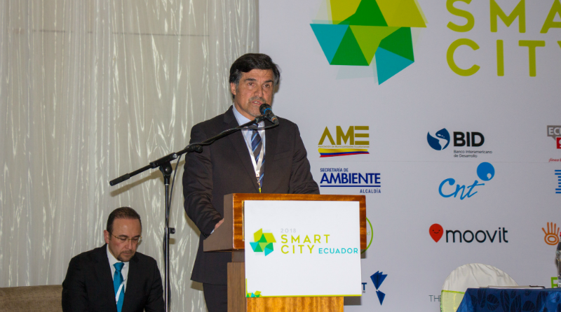Ministro de Telecomunicaciones y de la Sociedad de la Información (S), Ing. Alberto Jácome, durante su intervención en el Congreso Smart City 2018