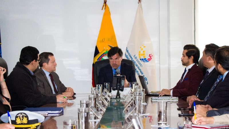 Reunión del Ministro (e) Alberto Jácome