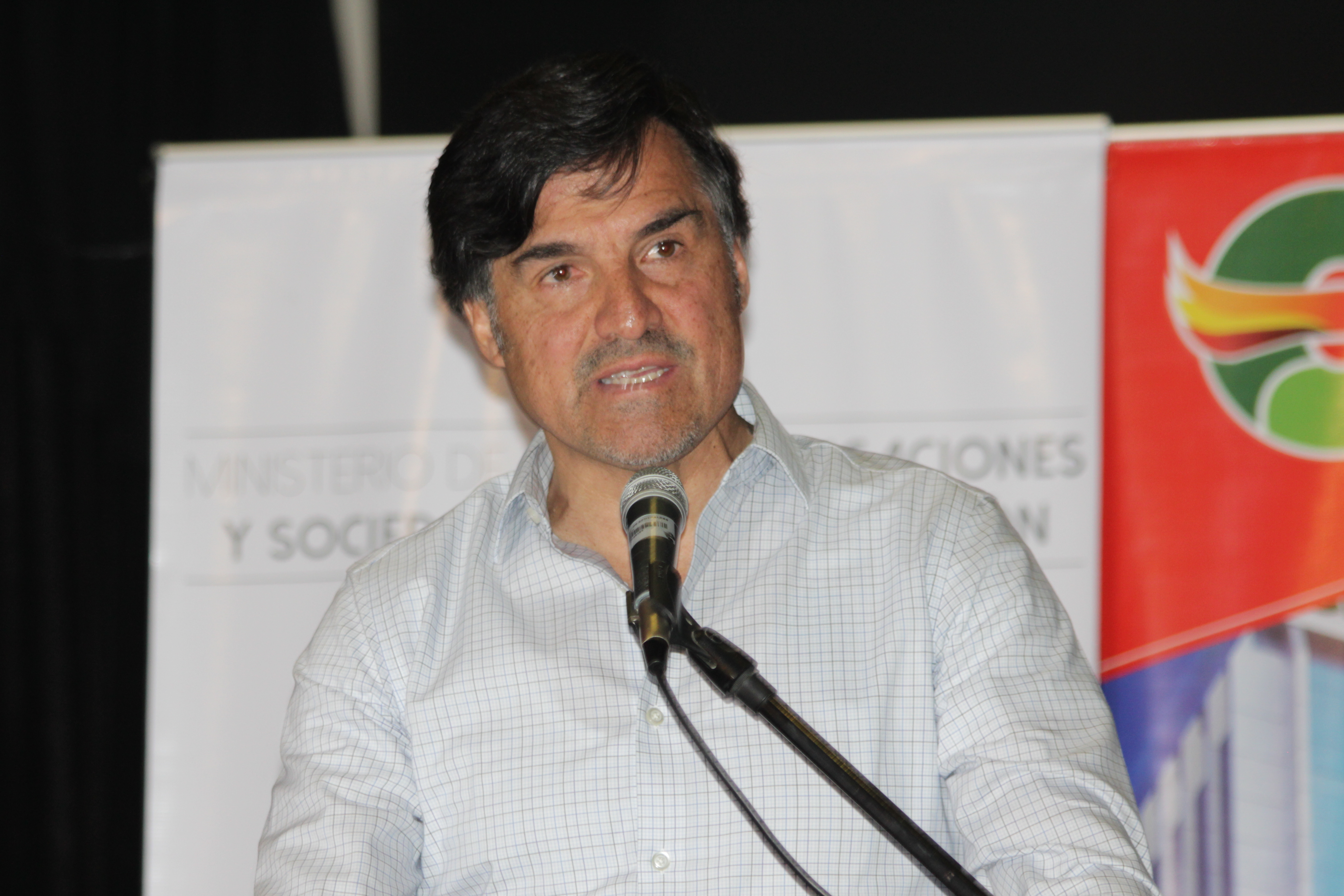 Viceministro Alberto Jácome reabre Megainfocentro en el cantón Esmeraldas.