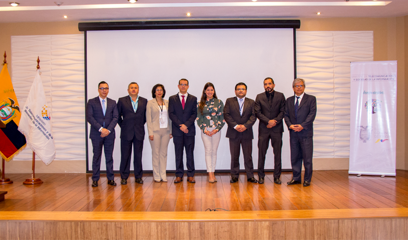 Autoridades en el evento “Desarrollo de la Economía Digital y Tecnologías Emergentes desde los Sectores Postal y Logístico”