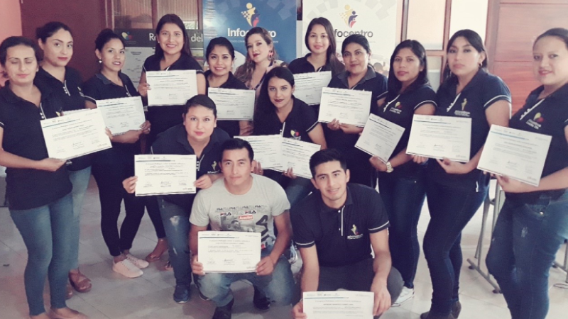 Entrega de certificados a los Facilitadores de los Infocentros de esa localidad