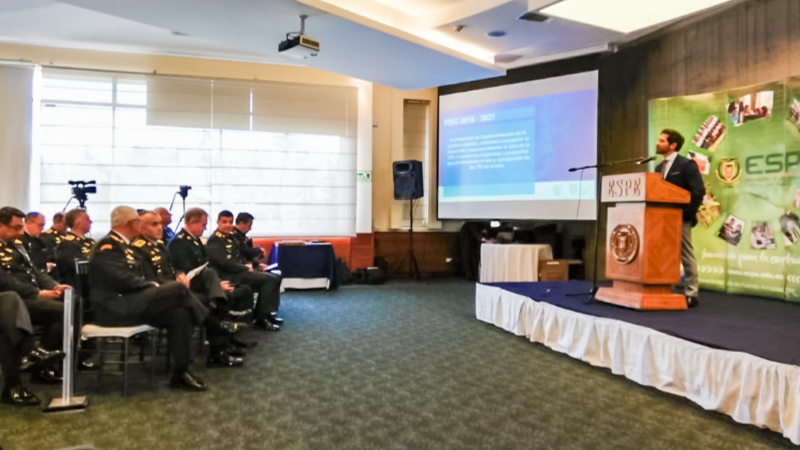 Ing. Patricio Bermúdez durante su exposición en el seminario “Concepción Estratégica de Ciberseguridad y Ciberdefensa”
