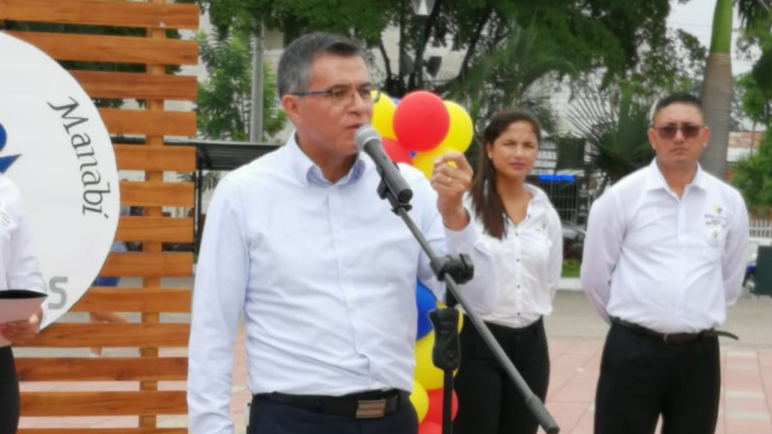 Palabras de bienvenida por parte del Viceministro Real en el Primera Feria de Emprendimientos del Proyecto Infocentros Comunitarios Manabí.