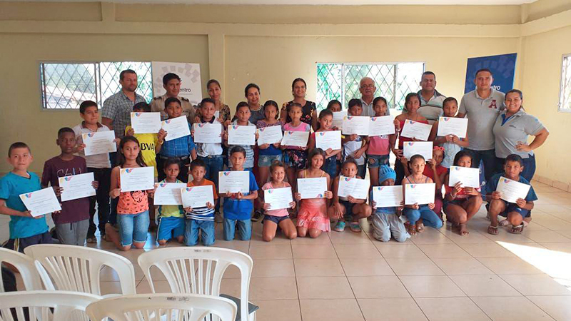 Entrega de certificados en Infocentro La Villegas