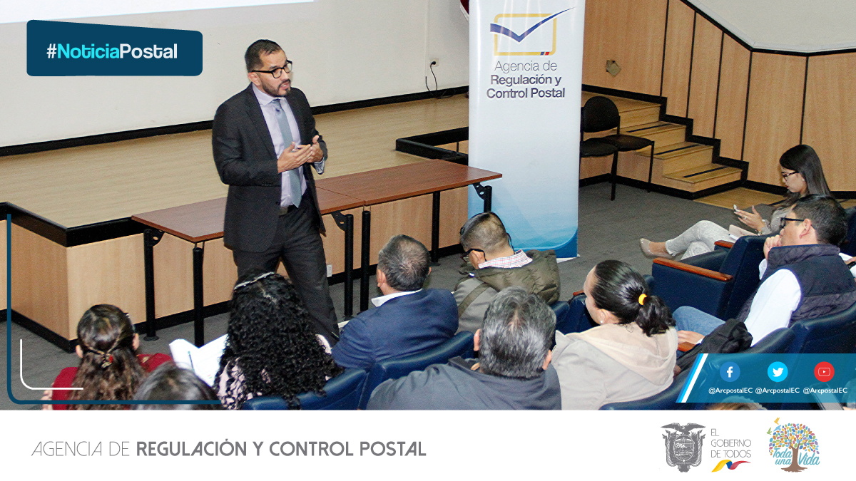 Javier Gómez, director de la ARCPostal, durante la presentación del EIR