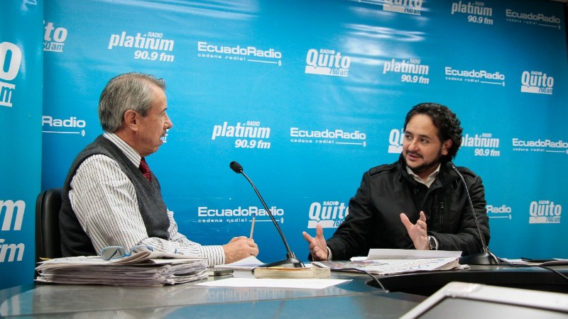 Ministro Andrés Michelena Ayala durante su entrevista en Radio Quito
