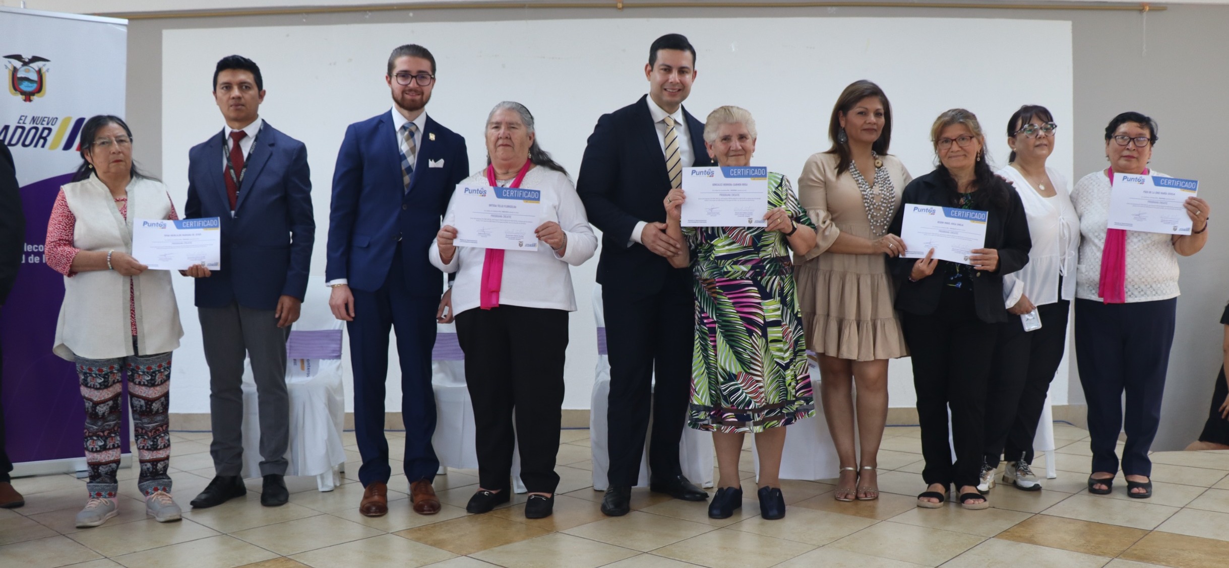 Gobierno Nacional capacita a 100 adultos mayores para incluirlos en el mundo digital