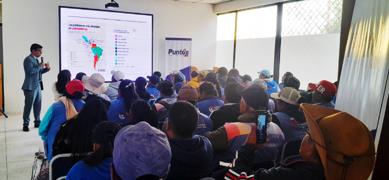 El Gobierno de Daniel Noboa impulsa la transformación digital de más de 43 mil emprendedores y Mipymes con capacitaciones para fortalecer sus iniciativas